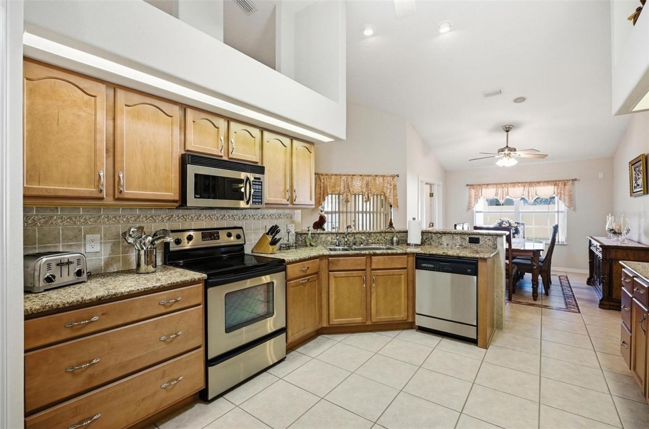 3 Falls Place , Palm Coast, FL 32137 Photo