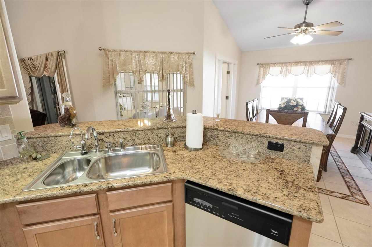 3 Falls Place , Palm Coast, FL 32137 Photo