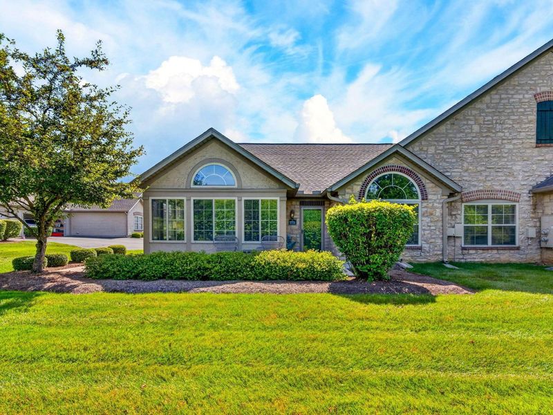 7771 Red Maple Place, Westerville, OH 43082 Photo 2