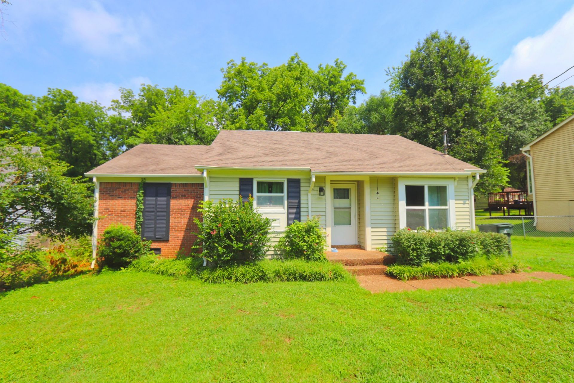 1045 Rolling Meadow Dr, Mount Juliet, TN 37122 Main Photo