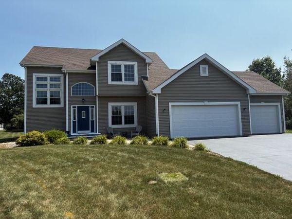 510 Zierke Court, WINNEBAGO, IL 61088