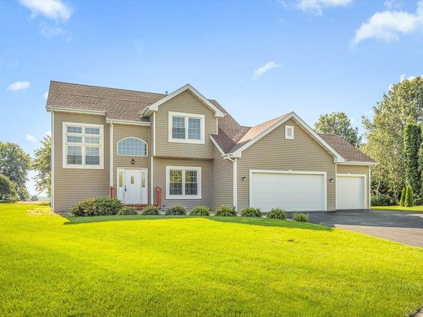 510 Zierke Court, WINNEBAGO, IL 61088