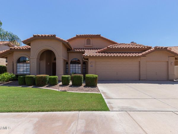 1585 W HONEYSUCKLE Lane, Chandler, AZ 85248
