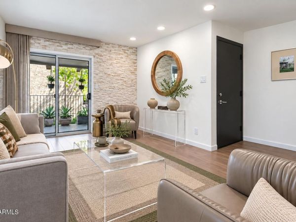5525 E THOMAS Road, Unit M12, Phoenix, AZ 85018