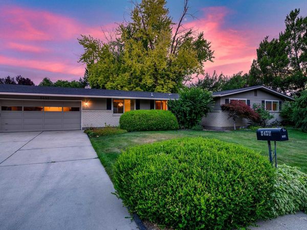 8457 W Pembrook Dr, Boise, ID 83704