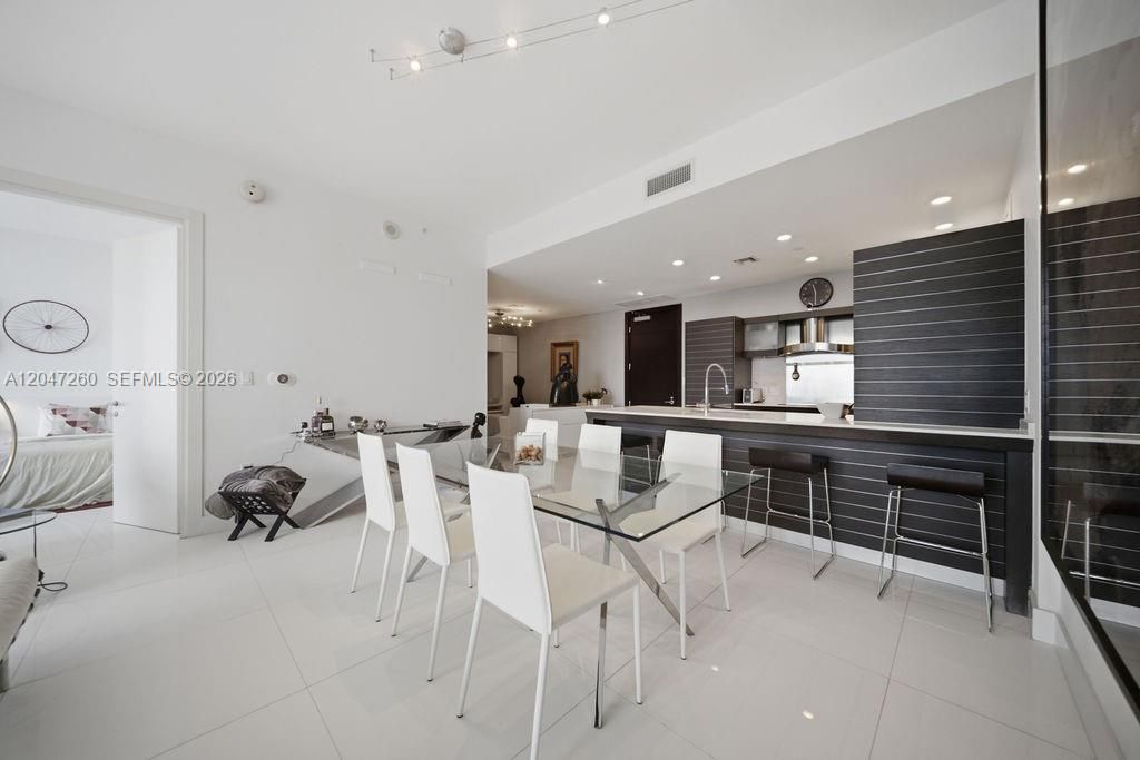 200 Biscayne Boulevard Way , Unit 5110, Miami, FL 33131 Photo