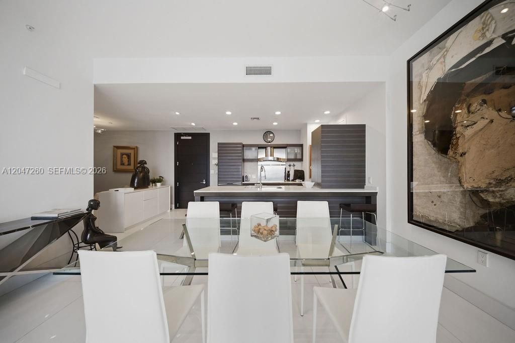 200 Biscayne Boulevard Way , Unit 5110, Miami, FL 33131 Photo
