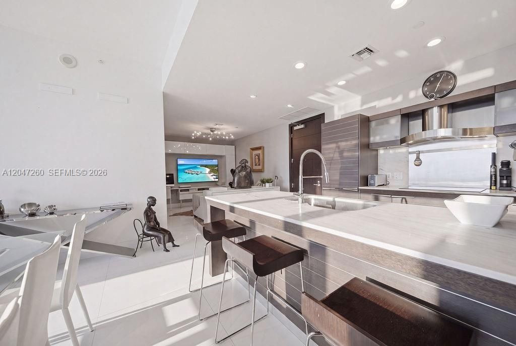 200 Biscayne Boulevard Way , Unit 5110, Miami, FL 33131 Photo