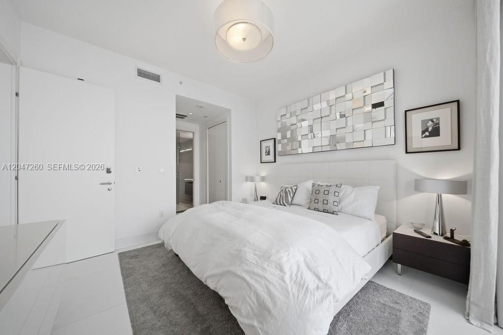 200 Biscayne Boulevard Way , Unit 5110, Miami, FL 33131 Photo