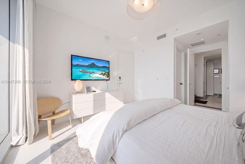 200 Biscayne Boulevard Way , Unit 5110, Miami, FL 33131 Photo