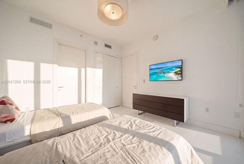 200 Biscayne Boulevard Way , Unit 5110, Miami, FL 33131 Photo