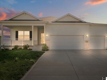 8519 S 63rd Street, Papillion, NE 68157