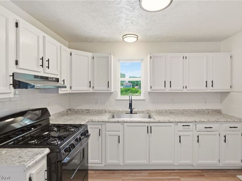 621 E 115th Street, Cleveland, OH 44108 Photo 12