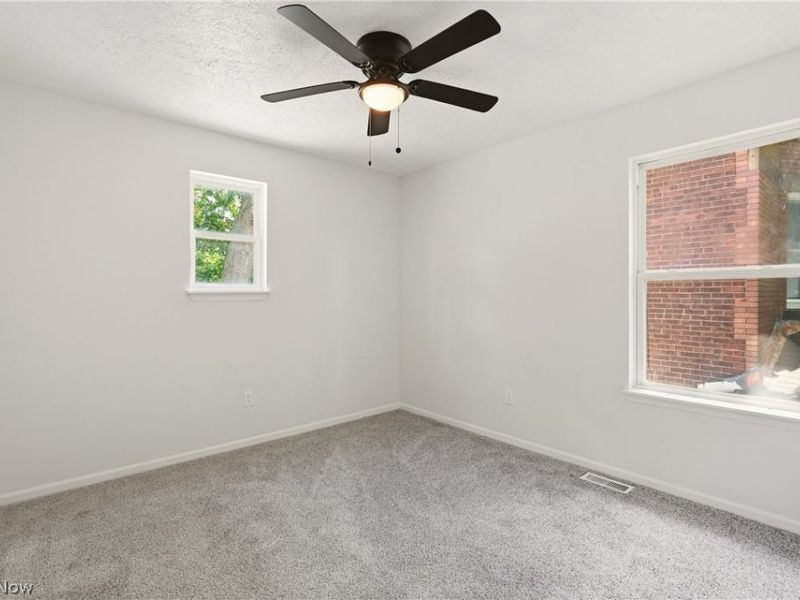 621 E 115th Street, Cleveland, OH 44108 Photo 20