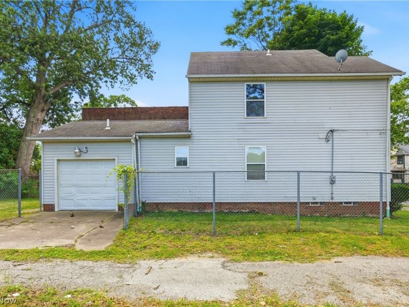 621 E 115th Street, Cleveland, OH 44108 Photo 4