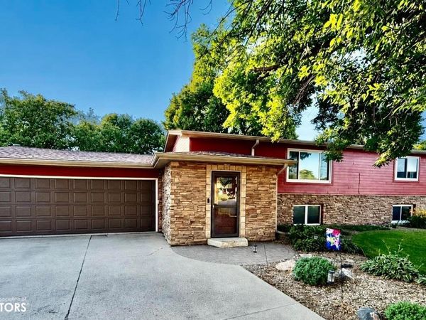 234 West 9th Street, Kanawha, IA 50447