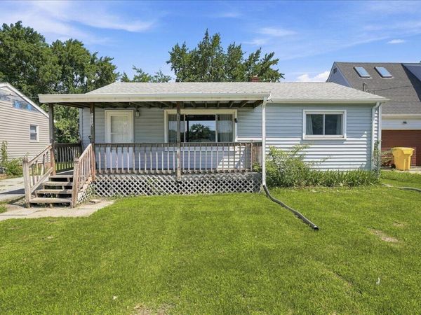 1112 E 39th Place, Griffith, IN 46319
