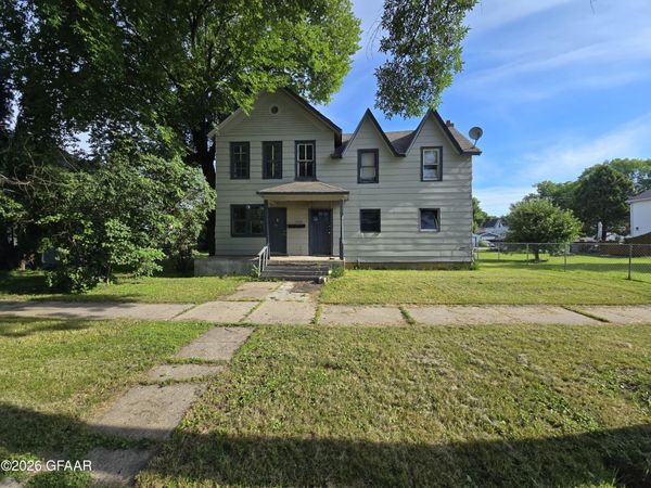 1118 1ST Avenue N, Grand Forks, ND 58203