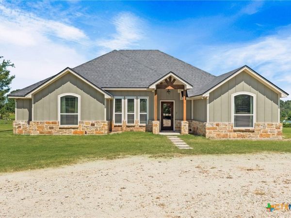 638 County Road 337 , Rosebud, TX 76570