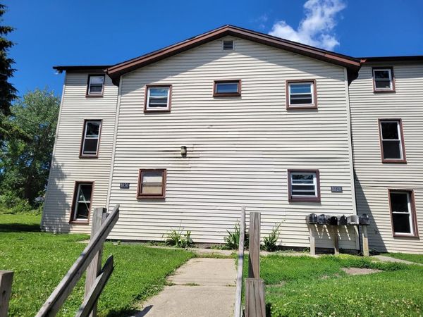 1028 S Memorial DRIVE, Racine, WI 53403