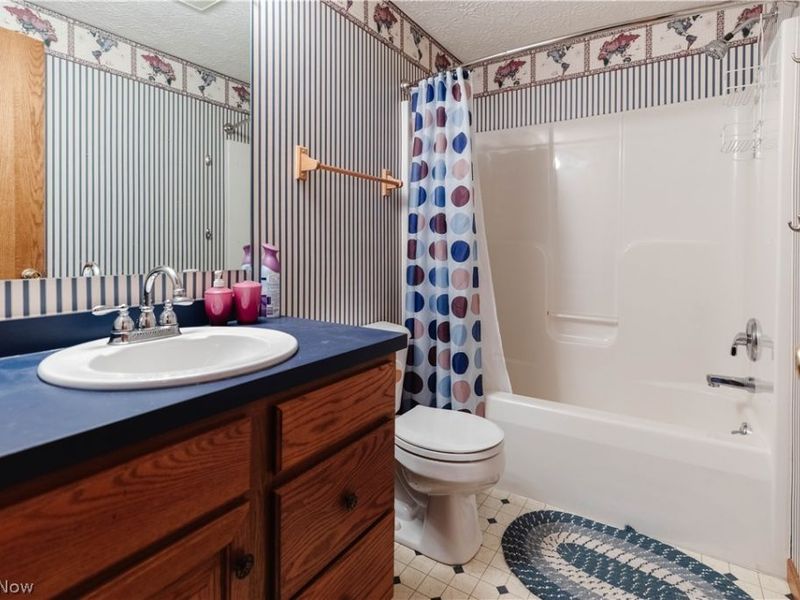 5972 Sunscape Drive NE, Louisville, OH 44641 Photo 18