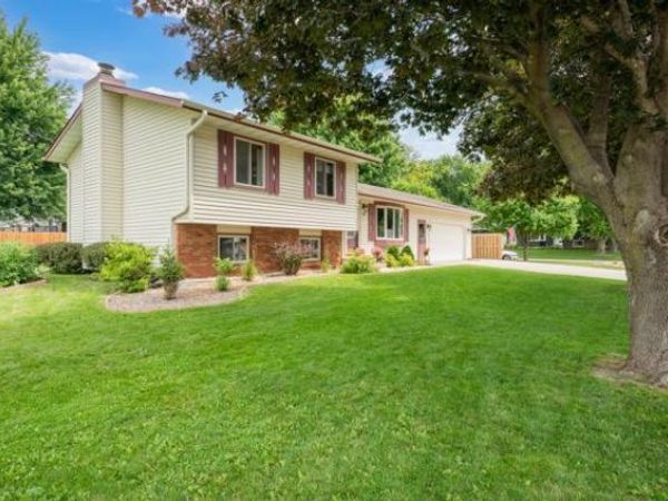 507 3rd Street NE, Kasson, MN 55944