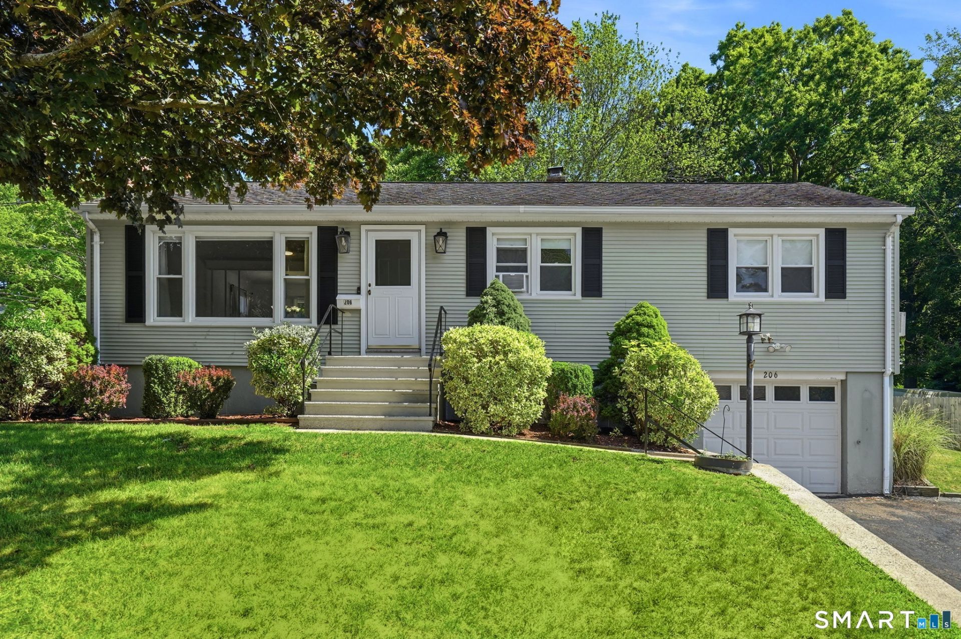 206 Beatrice, West Haven, CT 06516 Main Photo