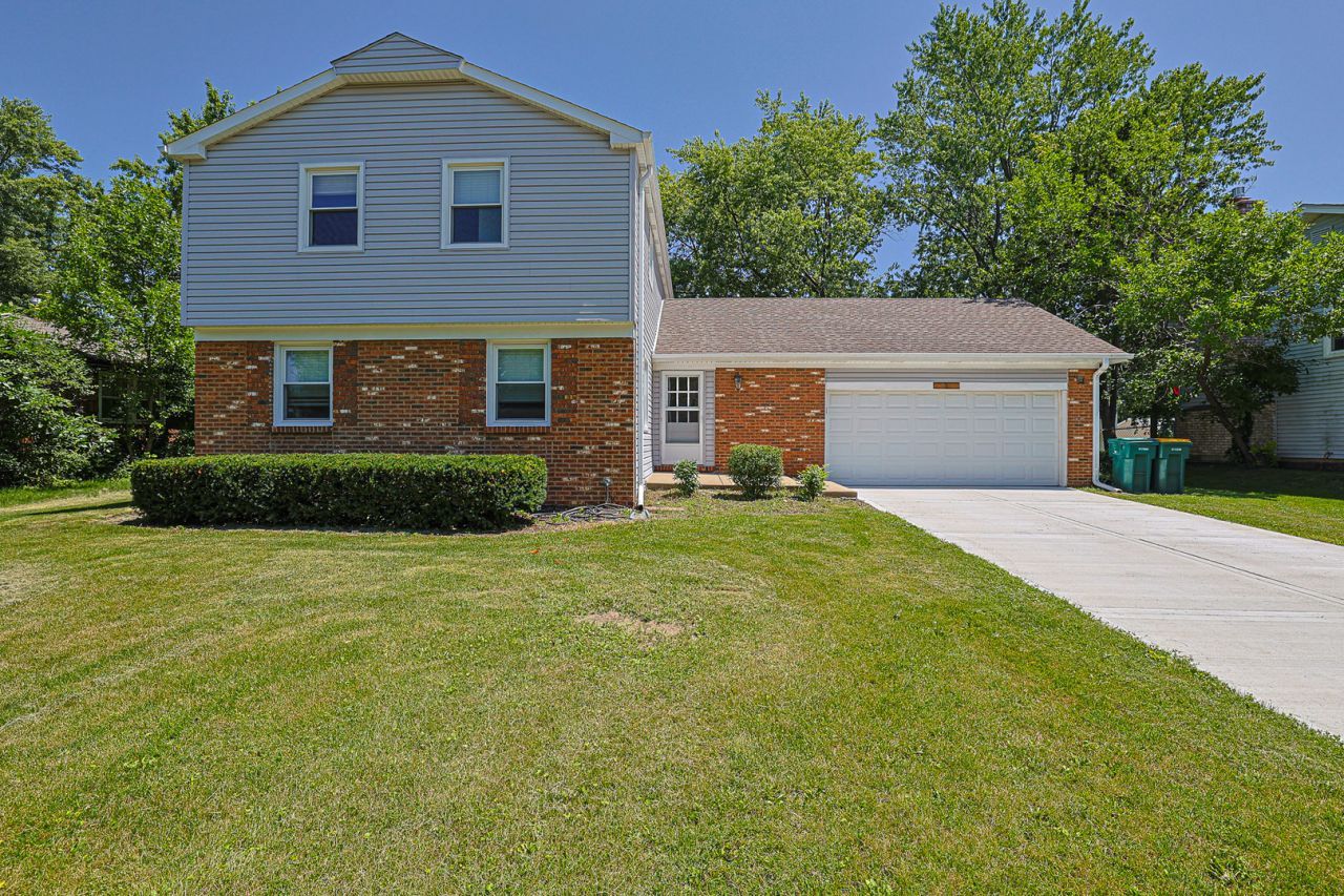 961 Twisted Oak Lane, Buffalo Grove, IL 60089 Main Photo