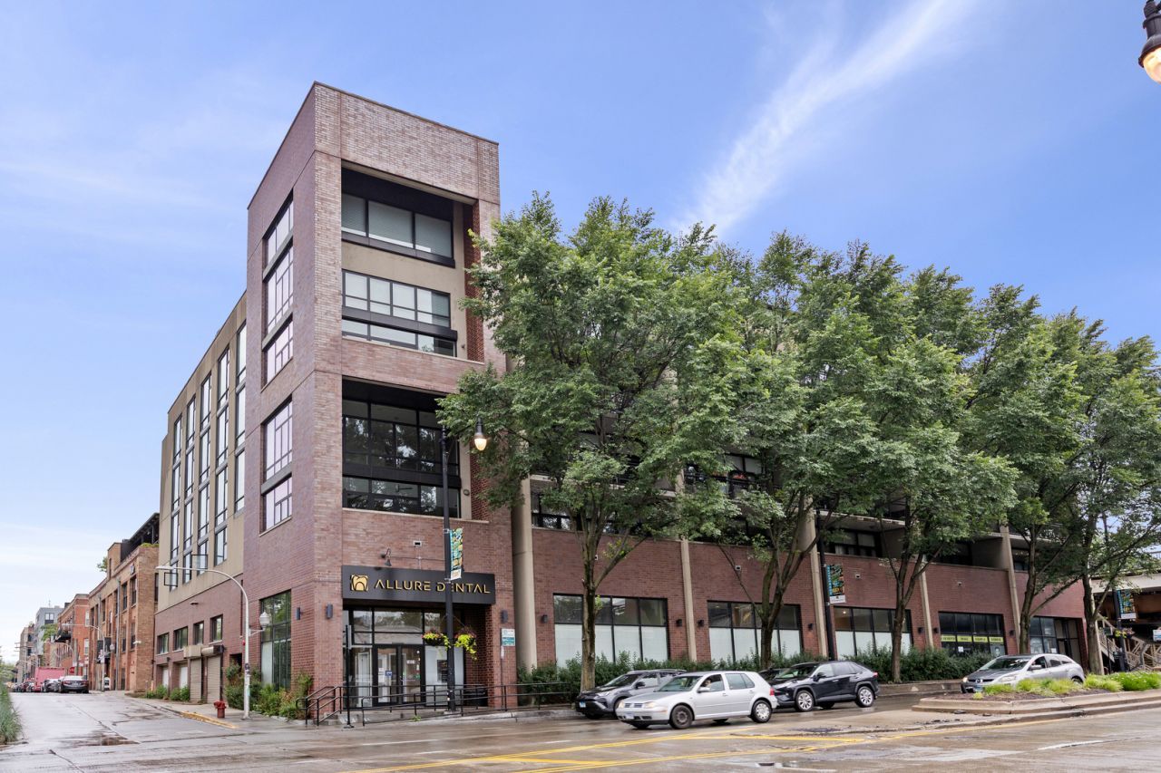 3946 N Ravenswood Avenue, Unit 510, Chicago, IL 60613 Main Photo
