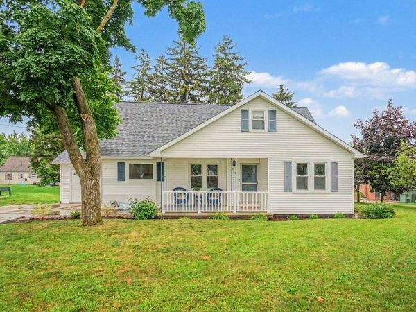 365 First Street S, Freeland, MI 48623