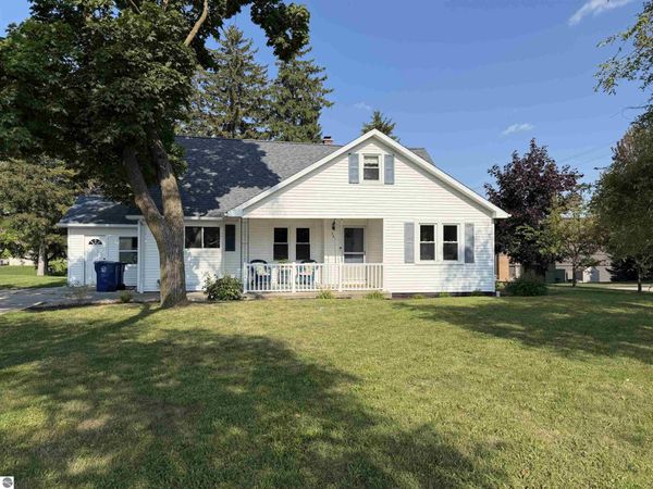 365 First Street S, Freeland, MI 48623