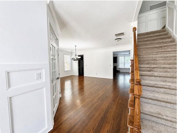 320 New point Lane , Canton, GA 30114
