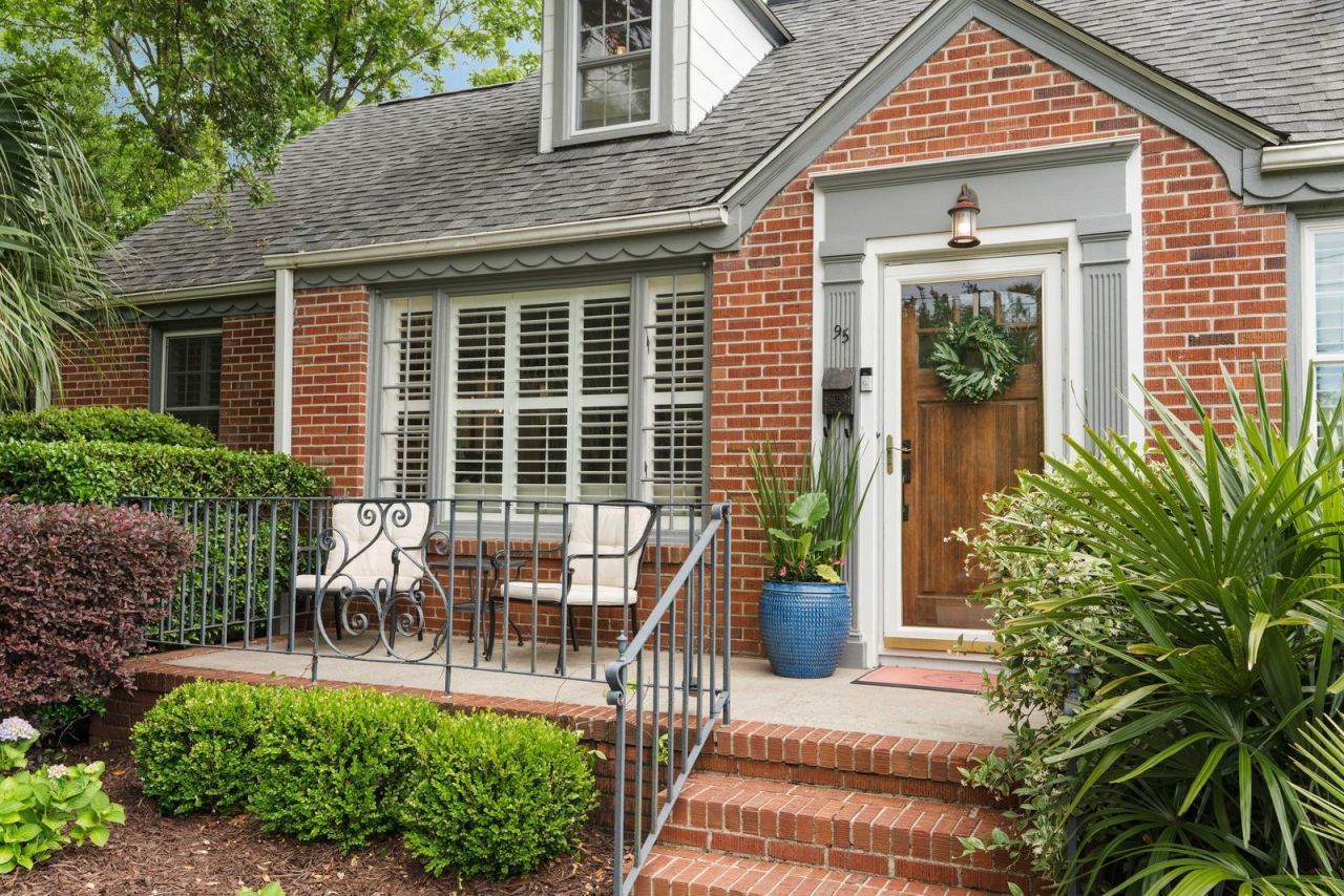 95 Gordon Street Photo 5