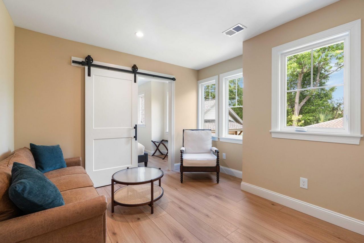 95 Gordon Street Photo 54