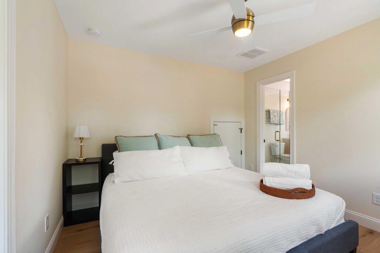 95 Gordon Street Photo 56