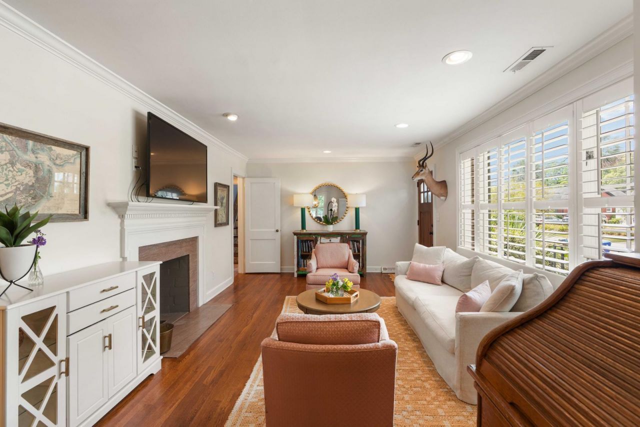 95 Gordon Street Photo 9