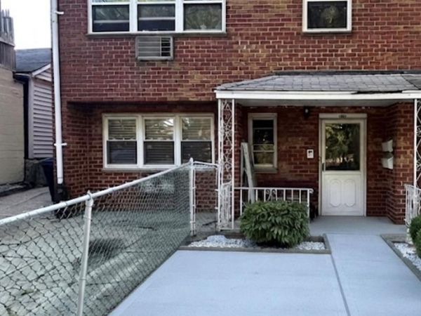 1011 Throggs Neck Expressway , Bronx, NY 10465