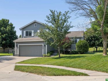 20919 Maple Circle, Gretna, NE 68028