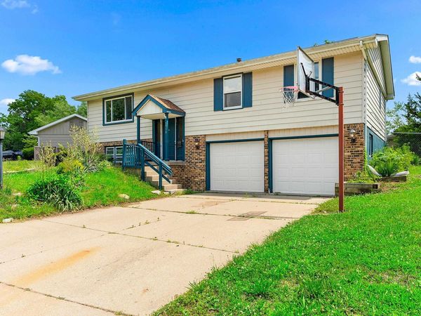 3018 WARDCLIFFE Drive, Peoria, IL 61604