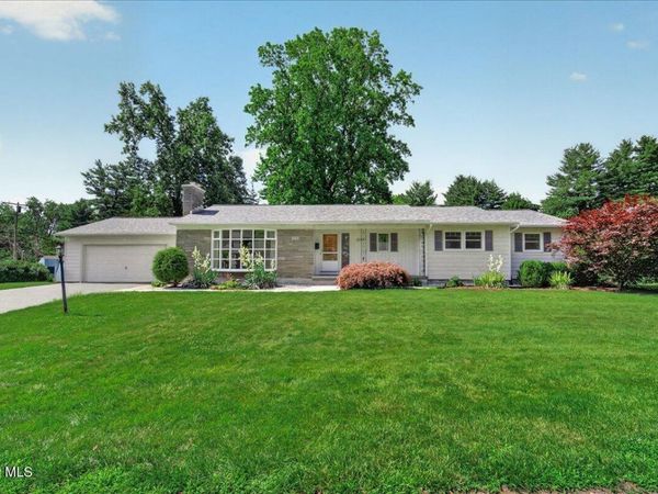 2264 Preisman Drive, Niskayuna, NY 12309
