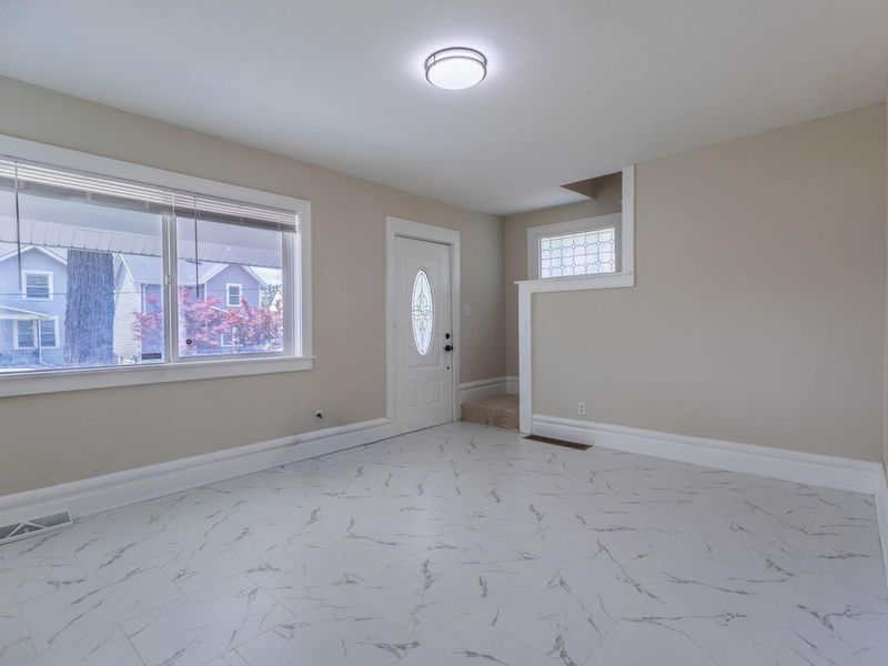 1574 Isabel Avenue , Columbus, OH 43211 Photo 8