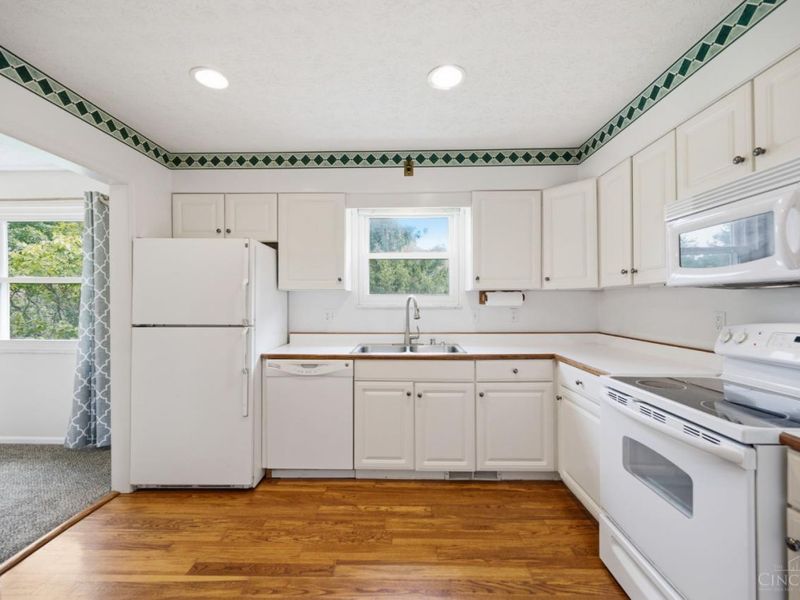 725 Pine Ridge Road, Miami Twp, OH 45150 Photo 11