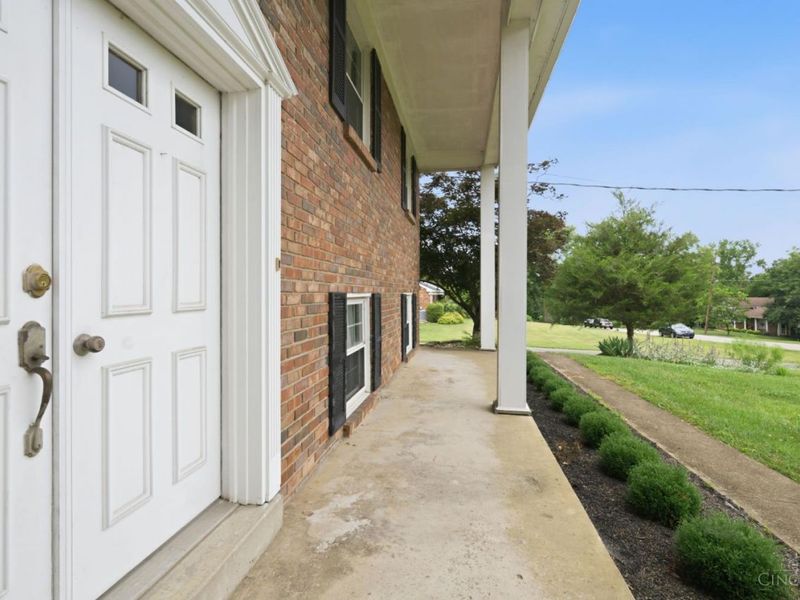 725 Pine Ridge Road, Miami Twp, OH 45150 Photo 2