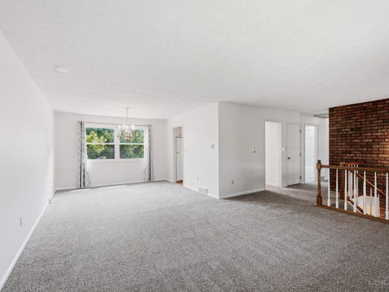 725 Pine Ridge Road, Miami Twp, OH 45150 Photo 5