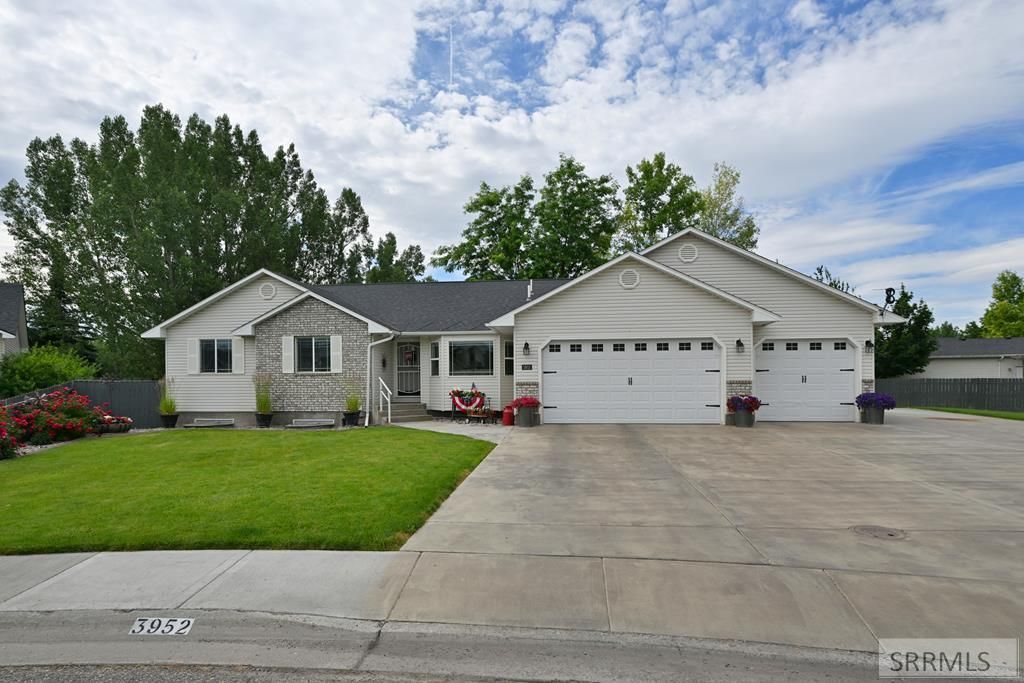 3952 E Deer Creek, Idaho Falls, ID 83401 Main Photo