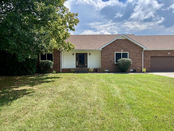 2758 Shepherds Ct , Woodlawn, TN 37191