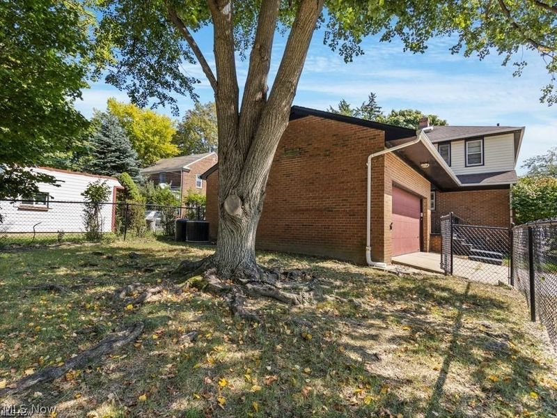 2348 Saybrook Road, University Heights, OH 44118 Photo 6