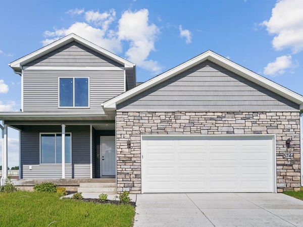5744 Wall St Street, Waterloo, IA 50701