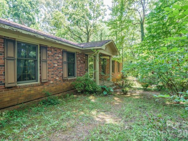 1729 Brentwood Drive , Newton, NC 28658