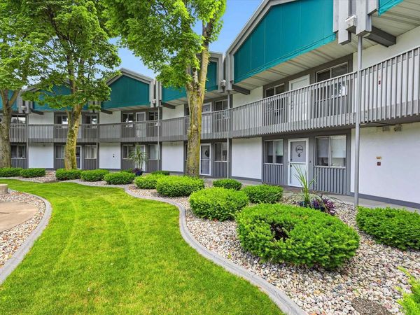 1001 S ONEIDA STREET, Unit 2E, Appleton, WI 54915